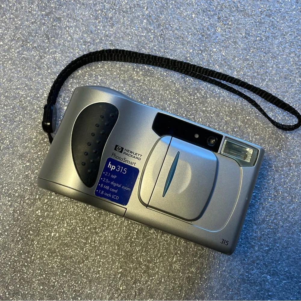 HP PhotoSmart 315 Digital Camera Vintage Y2K 2.1MP Silver Point & Shoot working